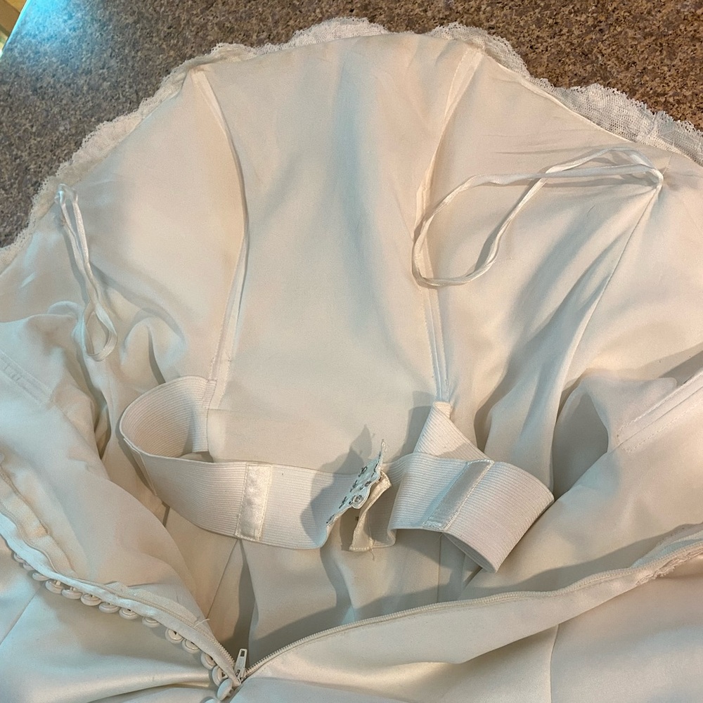 Emme Bridal Strapless Wedding Gown Dress 8 Beaded With FLAWS Unsure if Altered - Picture 9 of 17